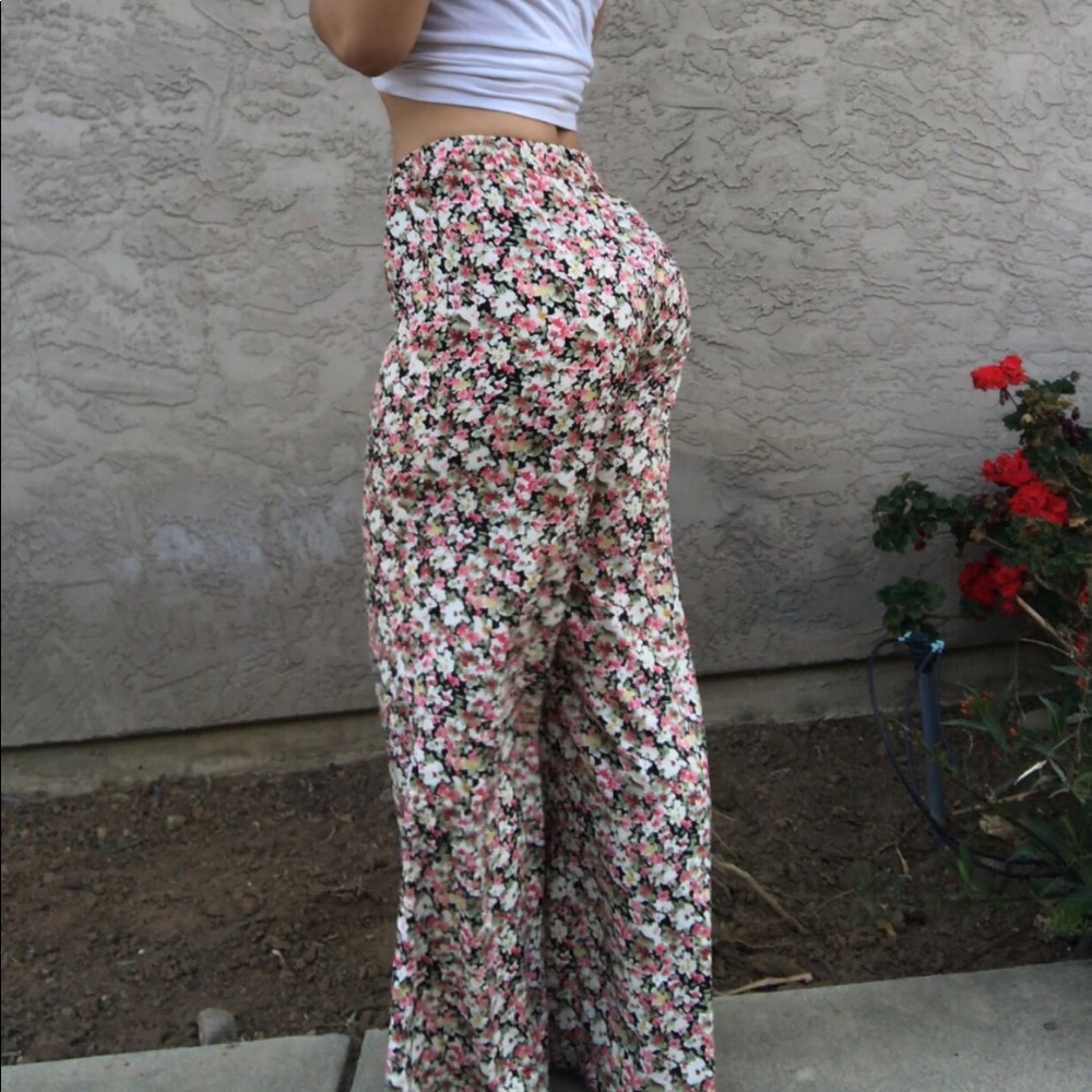 Floral pants - Picture 2 of 4